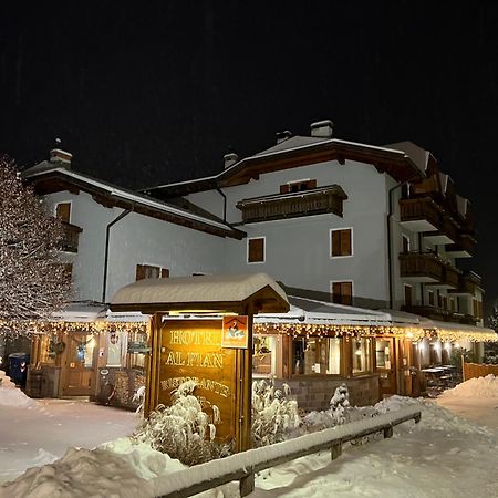 Al Pian Garni Hotel - B&B & Pizza Vattaro Bagian luar foto
